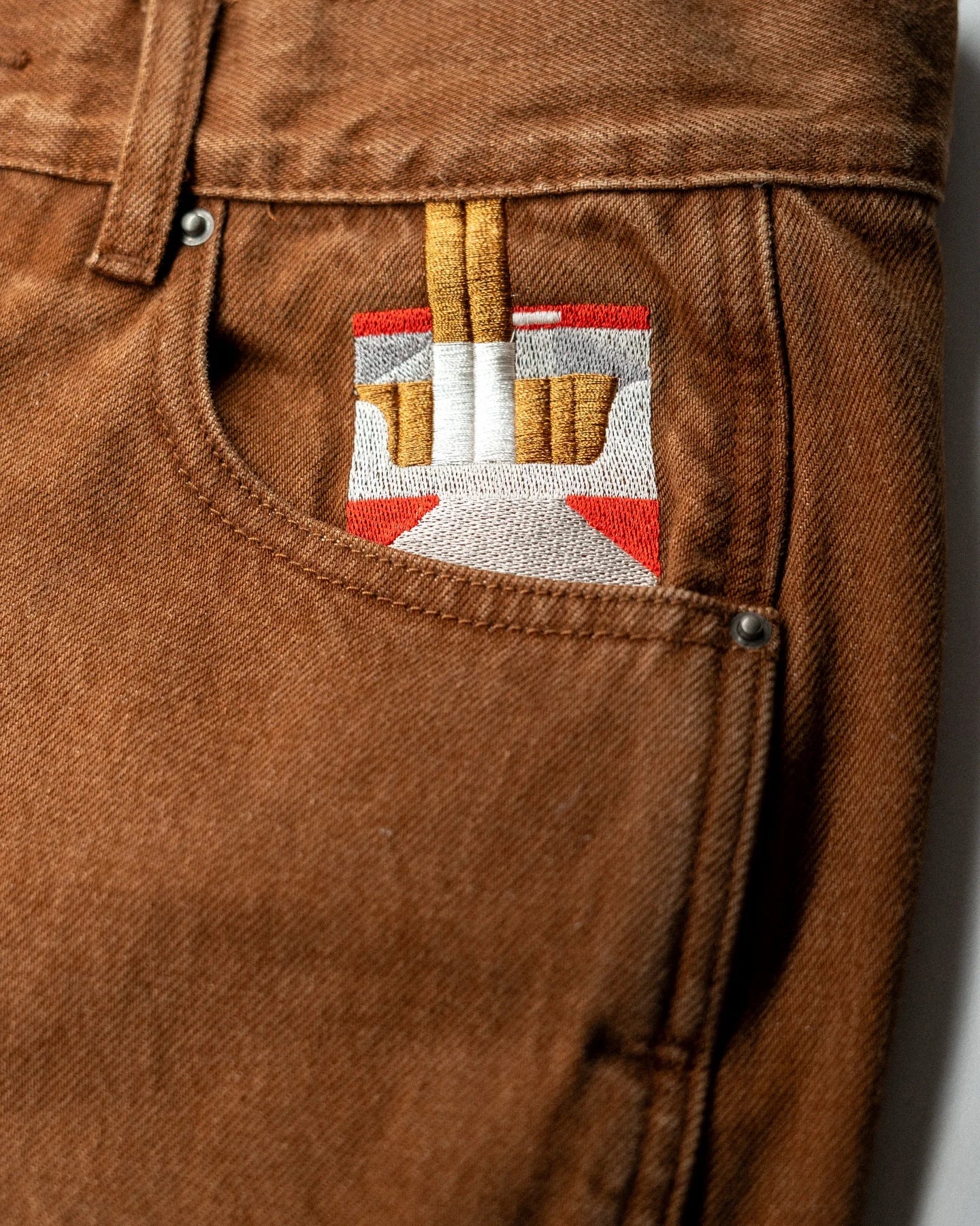 New Y2K Gothic Punk American Retro Punk Embroidered Jeans Mens Washed Old Brown Loose Straight Wide Legs Fashionable Jeans